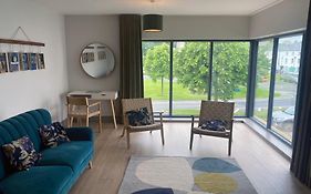 Apartment At Bowe'S Cafe